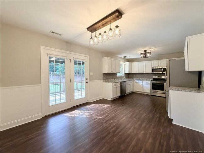 Building Photo - 3083 Carolina Way