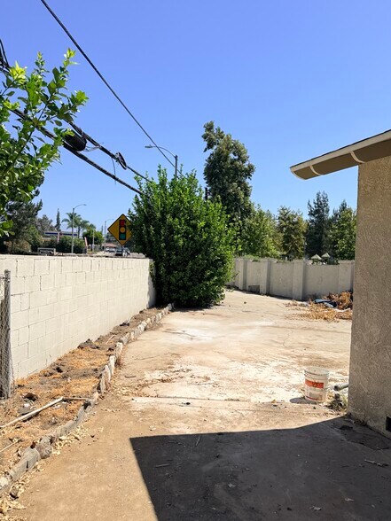 Building Photo - 3417 Castle Rock Rd