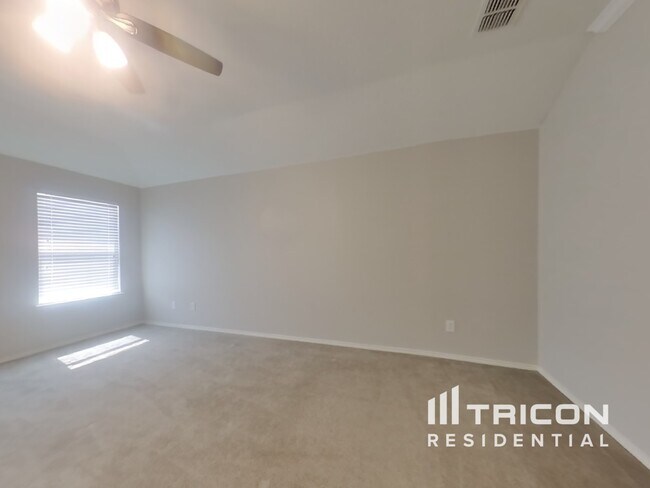 Building Photo - 12308 Shine Ave