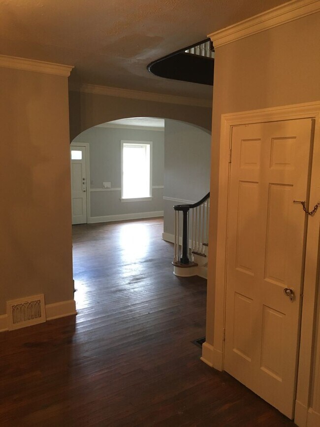 Building Photo - 1143 A&amp;B N Broad St.