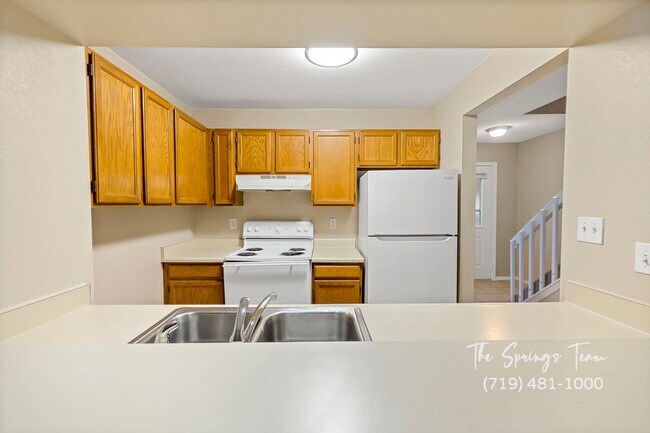 Building Photo - 3BD Condo in Gated Community  - Security Deposit Waiver Available