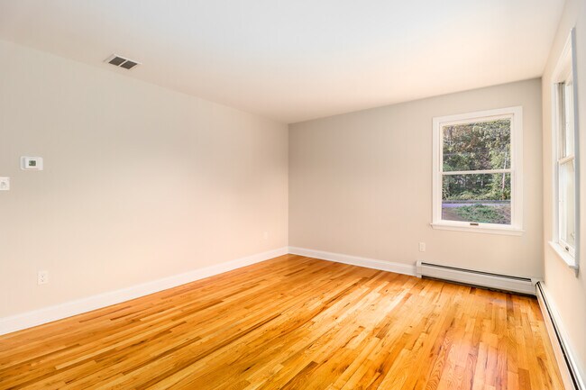 Building Photo - 85 Ironworks Hill Rd