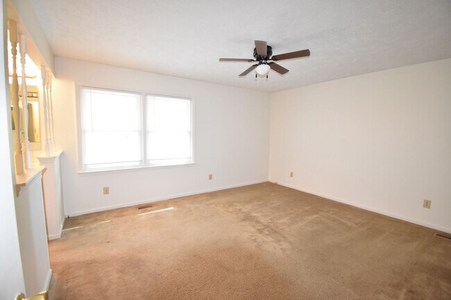 Building Photo - 3 Bedroom and 2 Bath Home (No Pets)