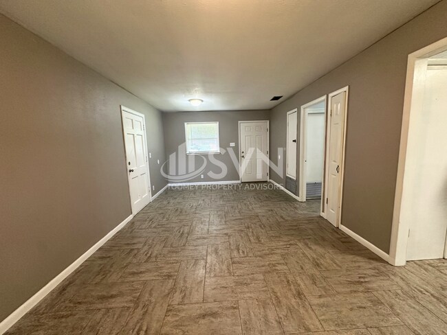 Building Photo - 4077 S Lancewood Dr