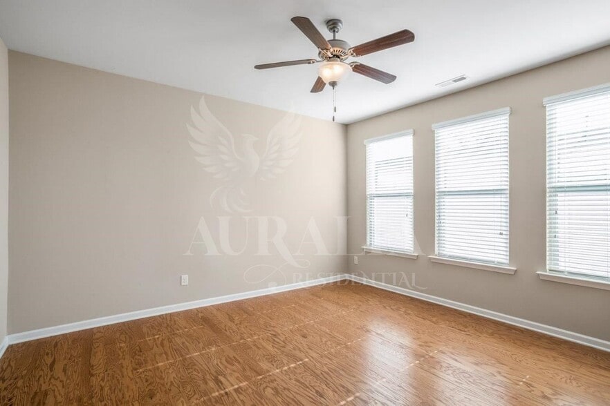 Building Photo - 4430 Hillsgrove Rd