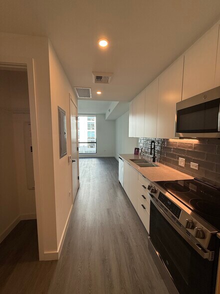 Primary Photo - 1940 NW 2nd Ct