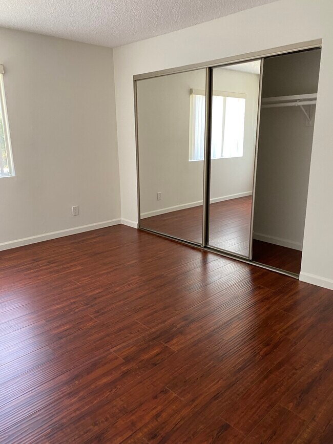 Building Photo - 501 E Magnolia Blvd