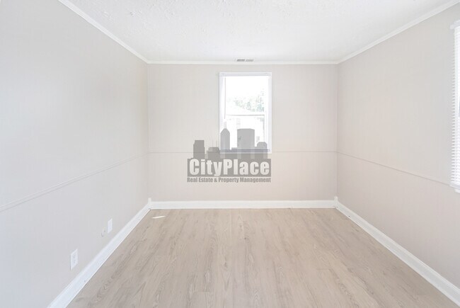Building Photo - 1822 S Chester Ave