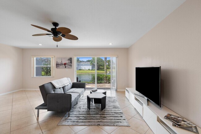Building Photo - 16147 Sierra Palms Dr