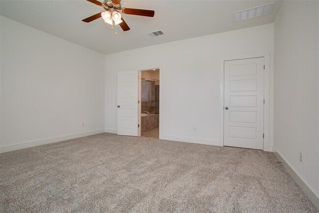 Building Photo - 620 Golden Glory Rd