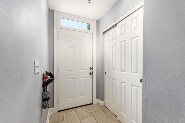 Building Photo - 6930 Avery Rd