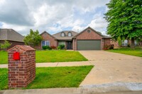 Building Photo - 4 Bed | 2 Bath | Owasso | $2060 | Mid July