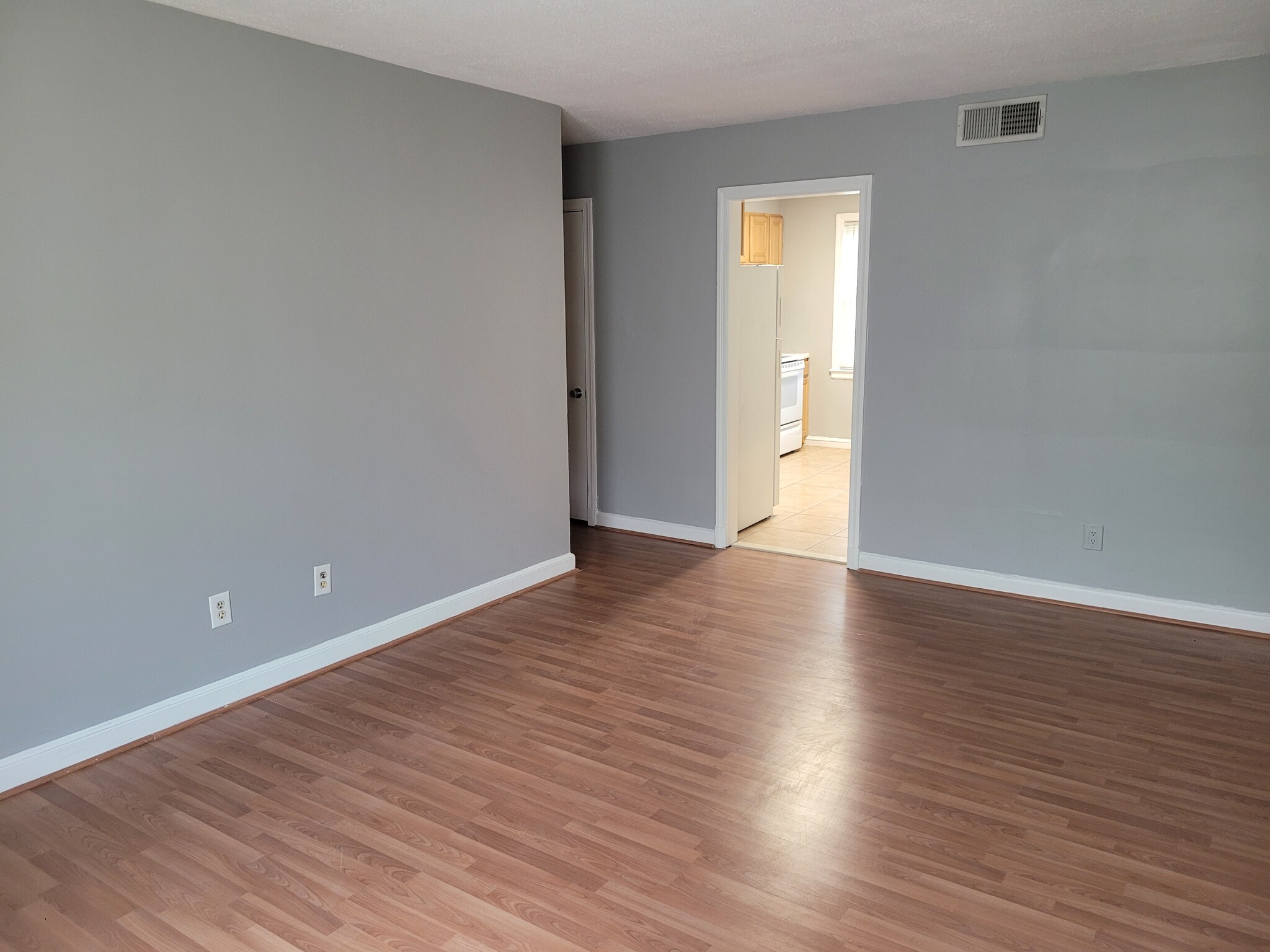 Building Photo - 2109 Suitland Ter SE