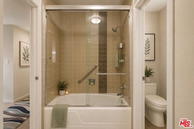 Building Photo - 2657 Zorada Dr