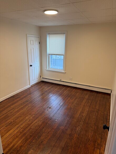 Primary Bedroom not staged - 72 Darling St