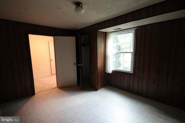 Primary Photo - 7901 Central Park Cir