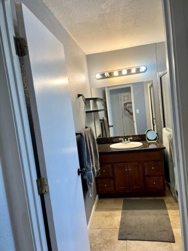 Building Photo - Available Now  4 Bedroom 2 bath home