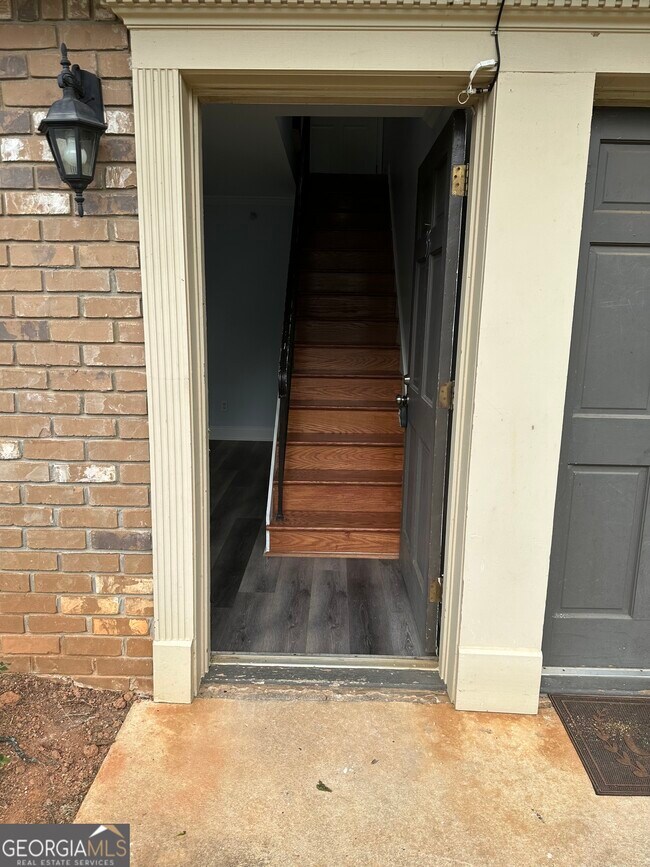 Building Photo - 35 Villa Ct SE