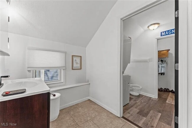 Building Photo - 3915 John Ave