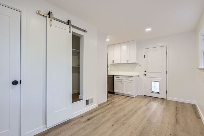 Building Photo - Remodeled 2BD, 1.5BA Chaffee Park Home with 1-Car Garage