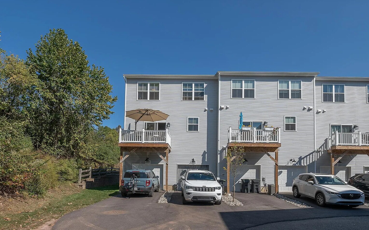 Building Photo - 964 Skylar Ct