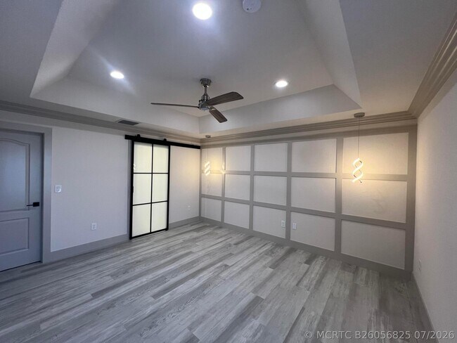 Building Photo - 518 Lucky Ln