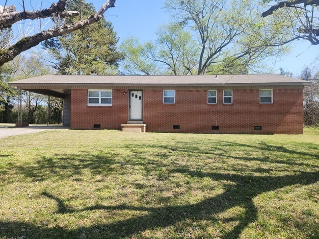 Building Photo - 2632 Christmasville Rd