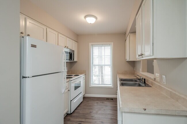 Building Photo - 6803 Campbell Burn Ct