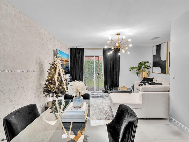 Building Photo - 6747 Sienna Club Dr