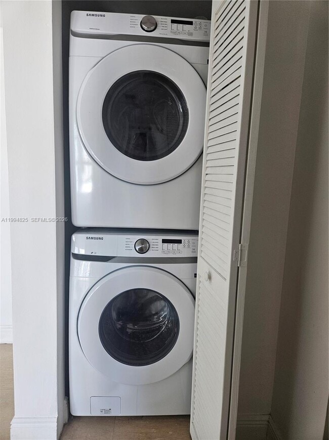 Building Photo - 41 SE 5th St