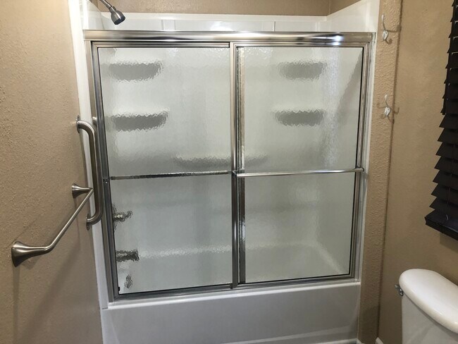 Building Photo - 167 W Rose St