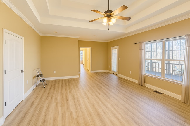 Building Photo - 736 River N Blvd