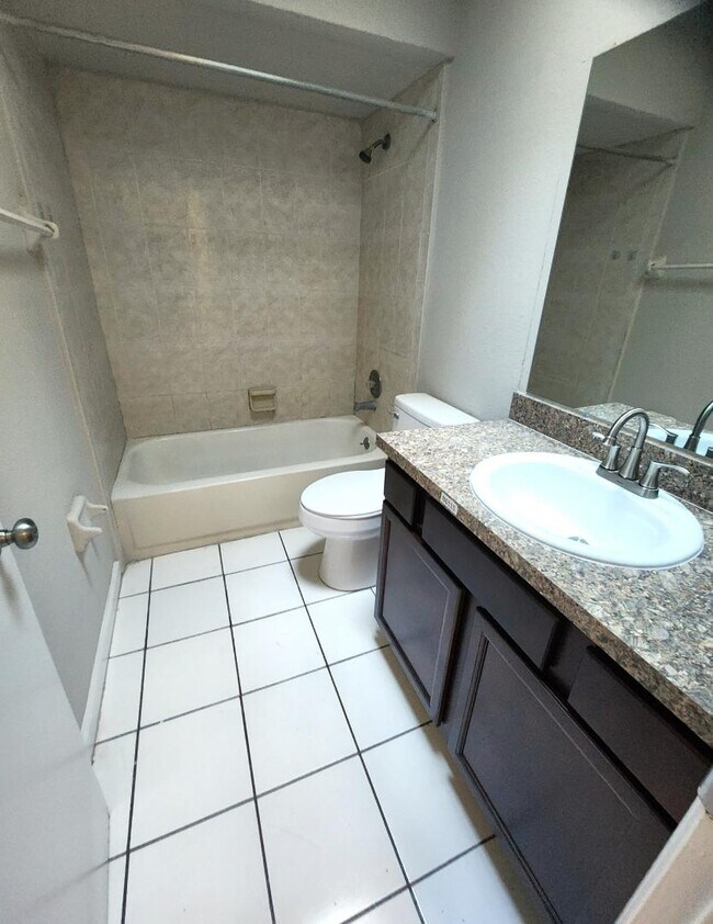 Building Photo - 103 Booth Ln