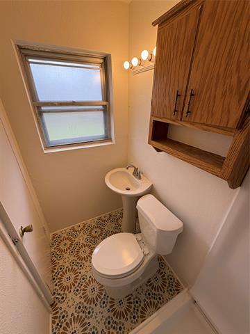 Building Photo - 1705 Westchester St