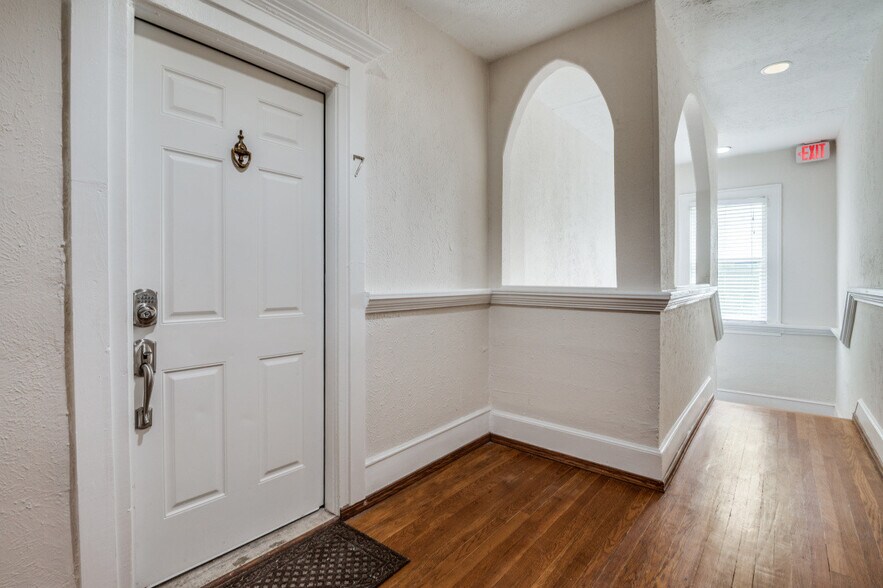 Building Photo - 5211 Worth St