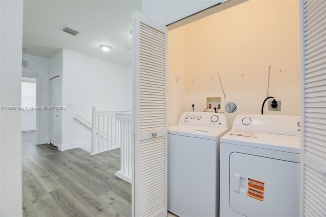 Building Photo - 8039 NW 108th Pl