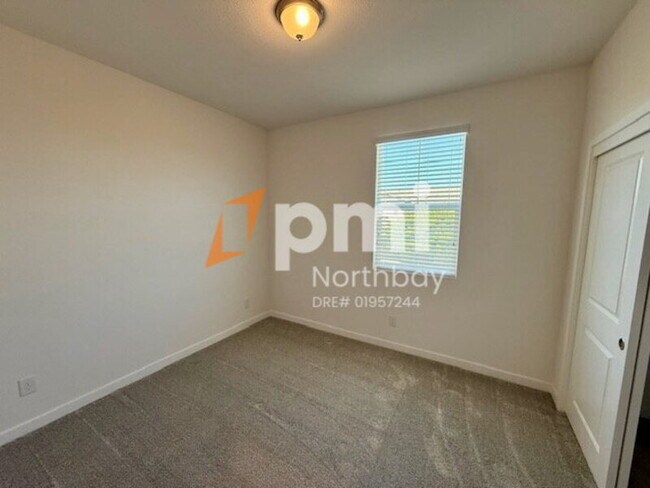 Building Photo - 707 Carnation Dr