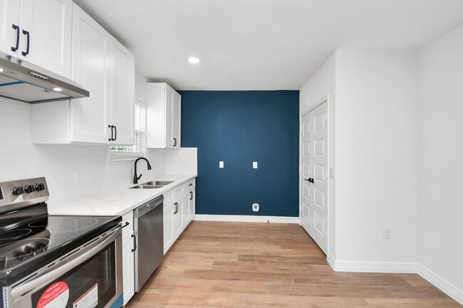Building Photo - 2812 Truxillo St