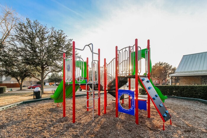 Building Photo - 16516 Woodside Dr