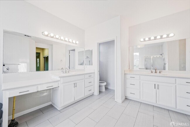 Building Photo - 5476 Summerfield Dr