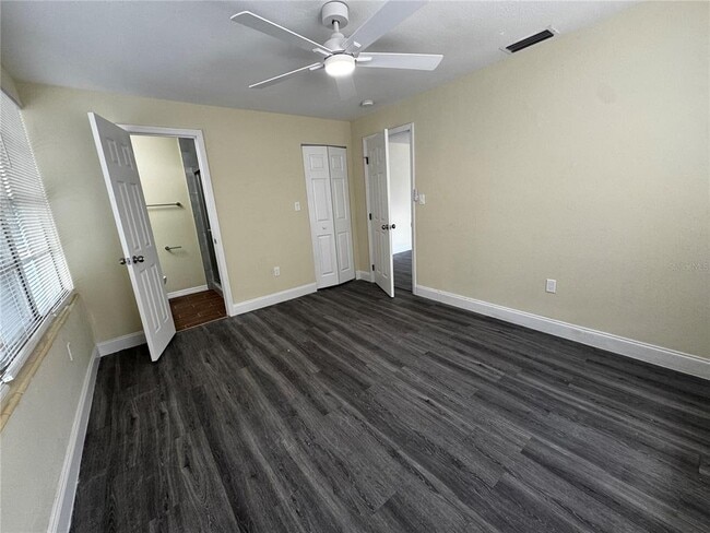 Building Photo - 1610 Crest Ave