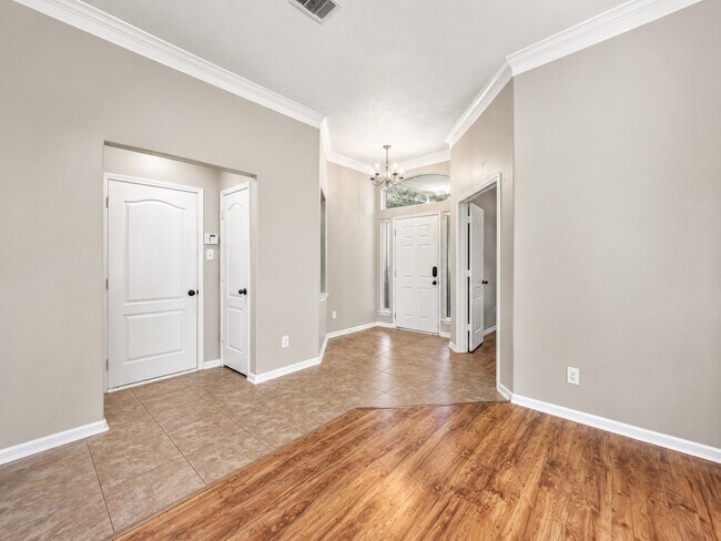 Building Photo - 6114 Menor Crest Dr