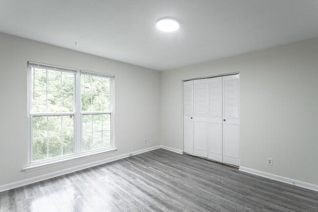 Building Photo - 2404 Briggs Ave