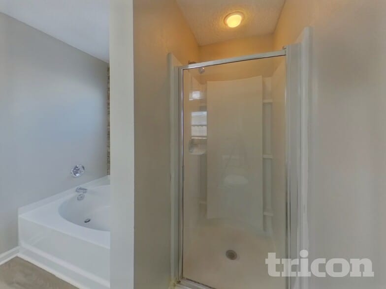 Building Photo - 15180 Bareback Dr