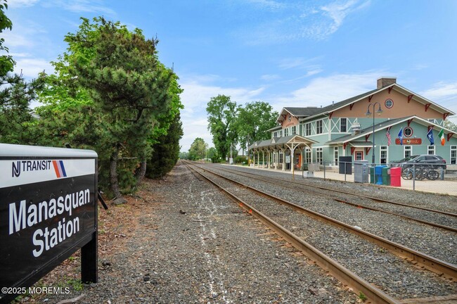 Building Photo - A162 Main St