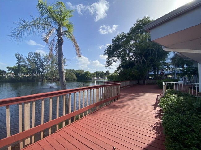 Building Photo - 1200 NE Miami Gardens Dr