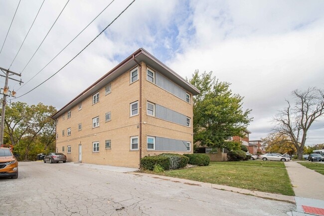 Building Photo - 15334 Doctor M.L.K. Jr Dr