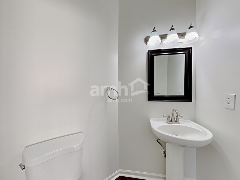 Building Photo - 4007 Caboose Ct