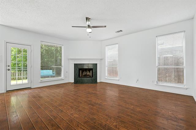 Building Photo - 1717 Newton Dr