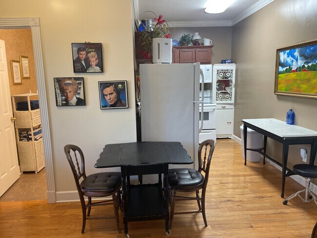 Building Photo - 175 Schools Dr